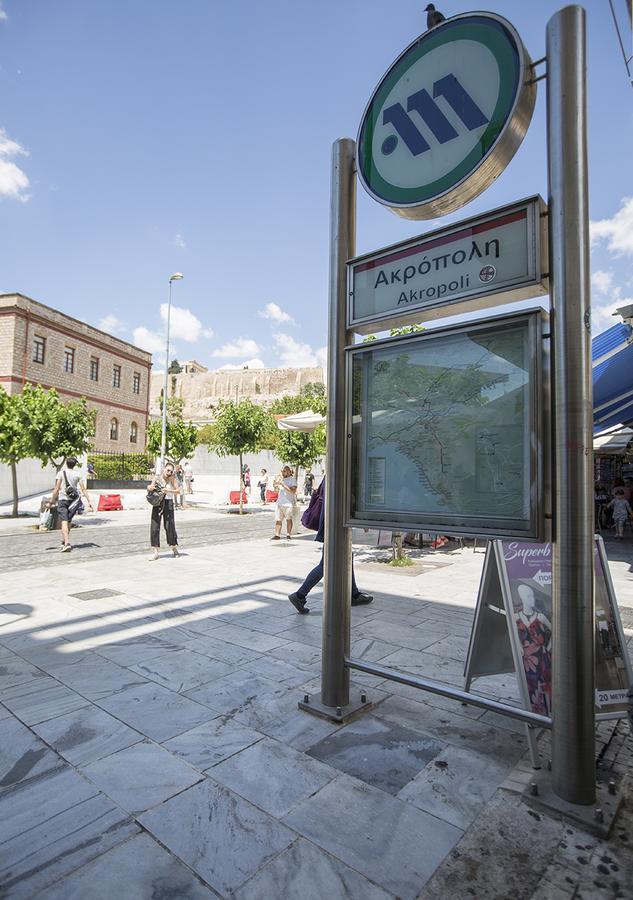 A Skip Away From The Acropolis Museum - 1 Bdrm Apartment Athena Bagian luar foto